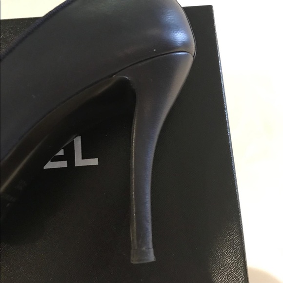 Chanel Dark Navy Blue Pump with Black Toe 39.5 - Picture 4 of 8